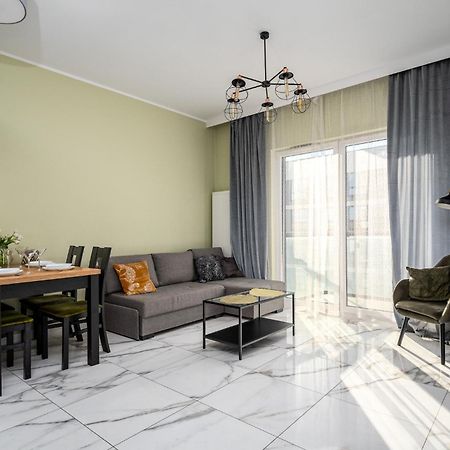 Prymasa Tysiaclecia 83A Separate Bedroom Free Garage By Perfect Apart 634 Warsaw Exterior photo
